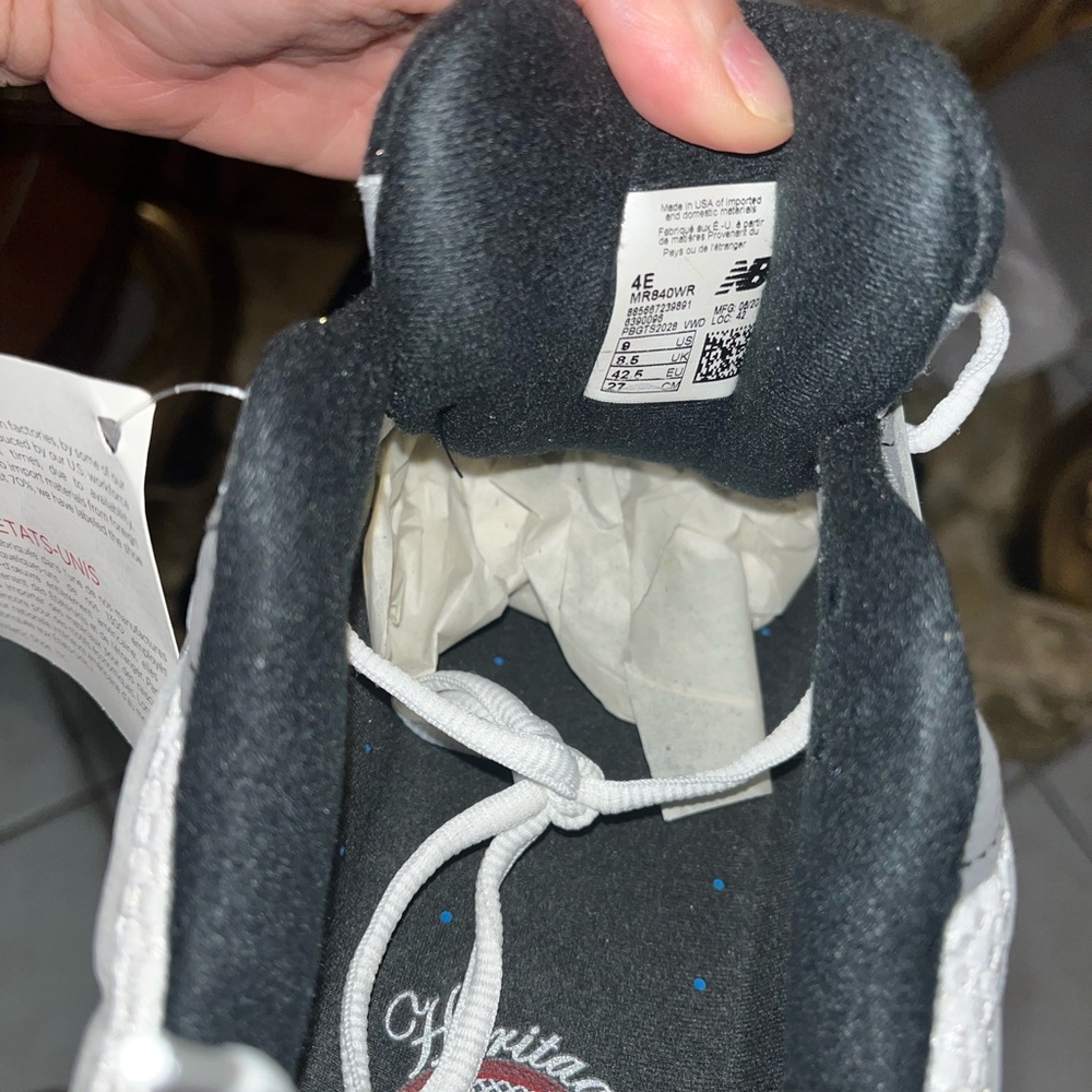 New balance Mens running course sneakers. Brand new in box never worn. Style 840 - Picture 6 of 7